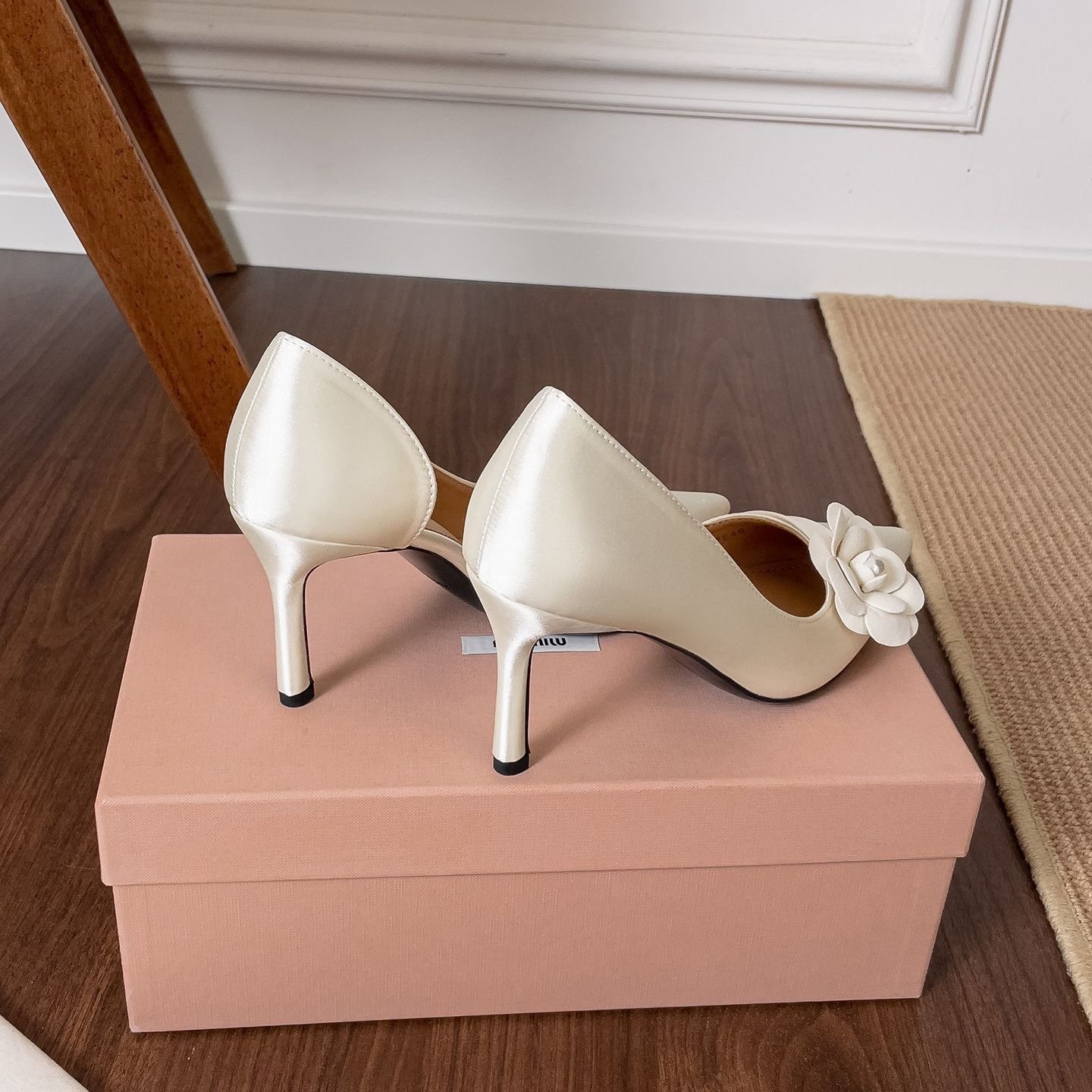 サテンポインテッドスティレットパンプス レディース 花柄パー - Women Formal Wear On Sale のレビューと価格