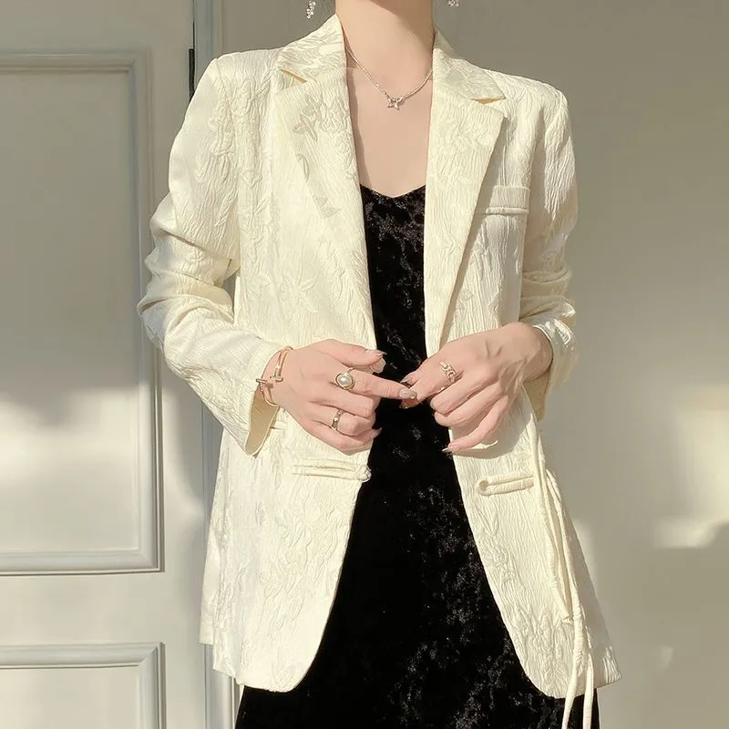 レディース ホワイト テクスチャード ブレザー ジャケット  - Women Formal Wear With Blazer のレビューと価格